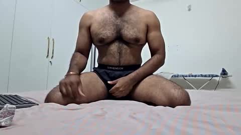 Snapshot of hotm_on_cam chatting on November 1, 9:35 am hotm_on_cam online show from November 1, 9:35 am