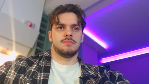 Snapshot of hotpolishsausage chatting on December 16, 2:15 am Jason online show from December 16, 2:15 am