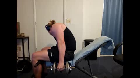 hotsummers95 online show from January 10, 5:23 am