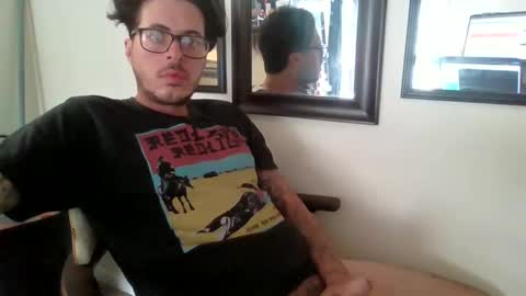 Snapshot of hoyosjay68 chatting on December 8, 2:30 pm Jay.....jayhoe878 SC online show from December 8, 2:30 pm