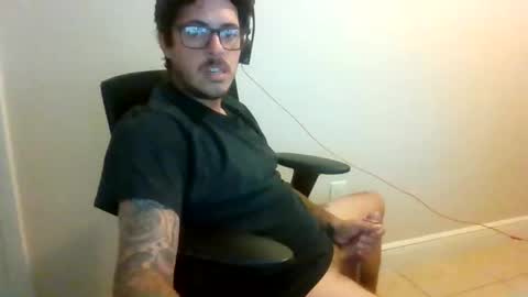 Snapshot of hoyosjay68 chatting on October 29, 3:15 pm Jay.....jayhoe878 SC online show from October 29, 3:15 pm