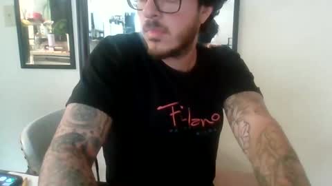 Snapshot of hoyosjay68 chatting on February 11, 2:24 pm Jay.....jayhoe878 SC online show from February 11, 2:24 pm