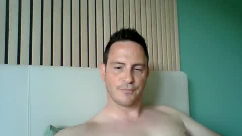 hugosir123 online show from May 15, 10:56 am