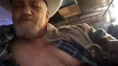 Snapshot of hung34u chatting on October 13, 9:15 am hung34u online show from October 13, 9:15 am