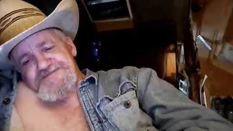 Snapshot of hung34u chatting on March 8, 4:52 am hung34u online show from March 8, 4:52 am