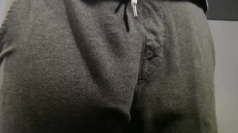 Big uncut cock dripping online show from November 18, 11:26 pm