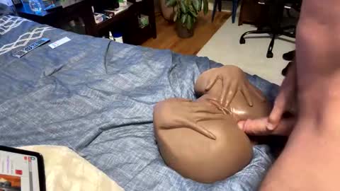 hungsolow6943 online show from March 6, 1:46 am