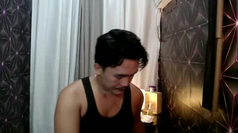 hunkylloyd online show from January 3, 4:33 am