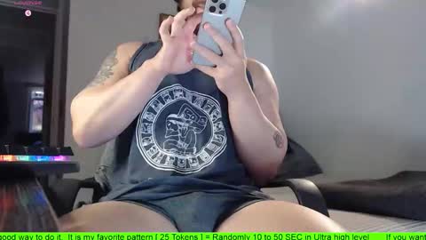 Snapshot of hunter_of_mn chatting on October 5, 9:41 pm   online show from October 5, 9:41 pm