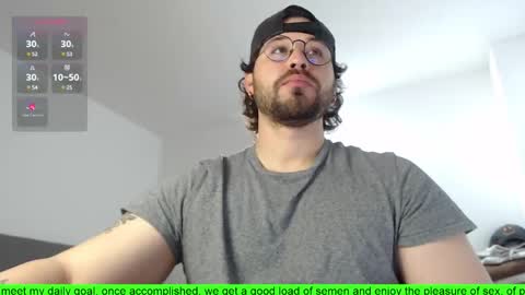 Snapshot of hunter_of_mn chatting on February 5, 1:33 pm   online show from February 5, 1:33 pm