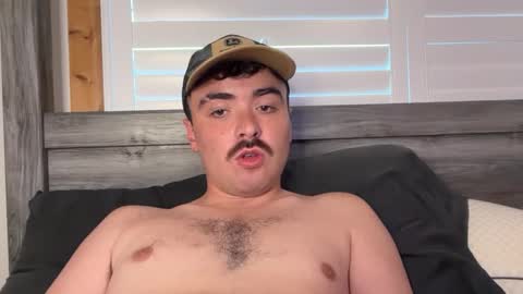 Snapshot of hunterbentleyy chatting on September 24, 9:35 pm Hunter online show from September 24, 9:35 pm