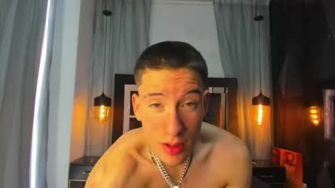 hunterheat_ online show from December 19, 6:16 pm