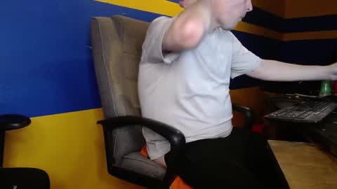 Huskyguy online show from December 3, 5:08 am