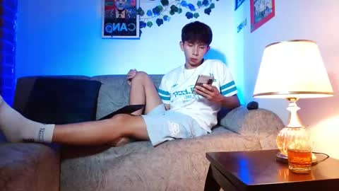 Son Hyunjin online show from March 28, 9:37 pm