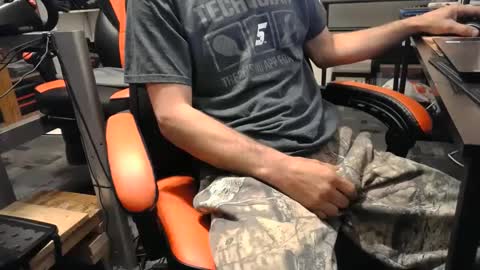 Snapshot of i_am_only_human chatting on September 28, 1:42 pm lucifer online show from September 28, 1:42 pm