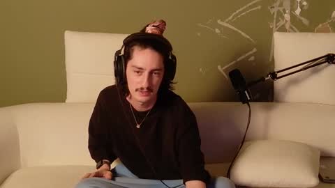 Auhsel online show from April 18, 6:53 pm