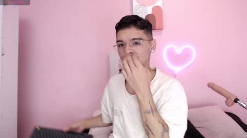 IAN CASTILLO online show from December 14, 11:18 am