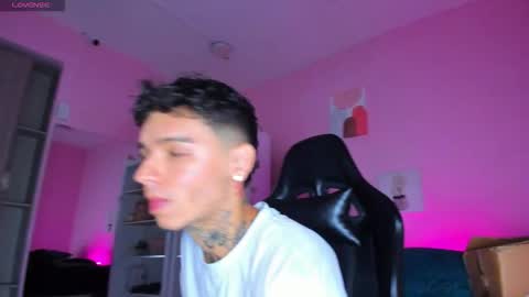 IAN CASTILLO online show from November 6, 11:35 am