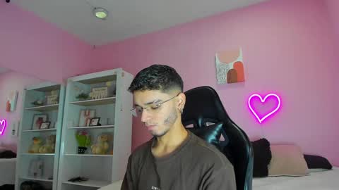 IAN CASTILLO online show from February 21, 11:11 am