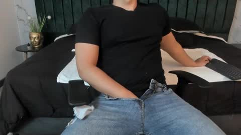 Ian Davis online show from March 5, 8:23 pm