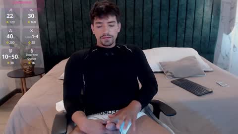 Ian Davis online show from December 6, 9:13 pm