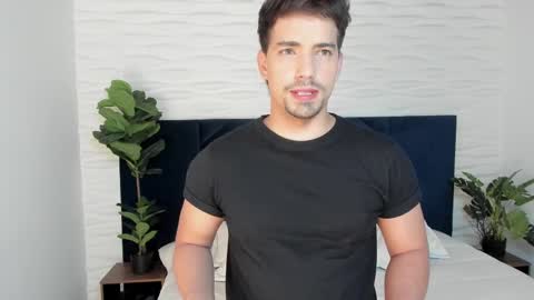 Ian Davis online show from February 9, 8:13 pm