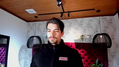 Ian Davis online show from October 8, 11:36 am