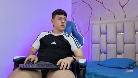 Ian  online show from March 6, 10:29 pm