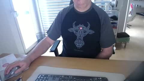 iandy12 online show from October 8, 6:18 am