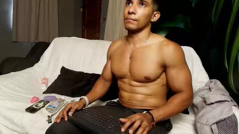 Ian knox online show from January 10, 8:11 pm