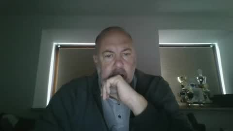 iceoli123 online show from October 17, 1:04 pm