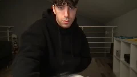 icyninesix online show from February 6, 11:48 pm