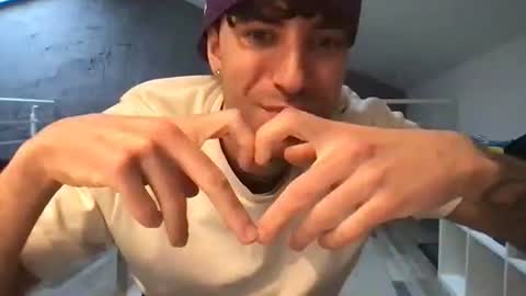 icyninesix online show from January 31, 7:39 am