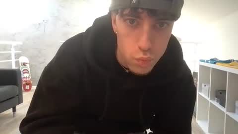 icyninesix online show from December 21, 2:26 pm