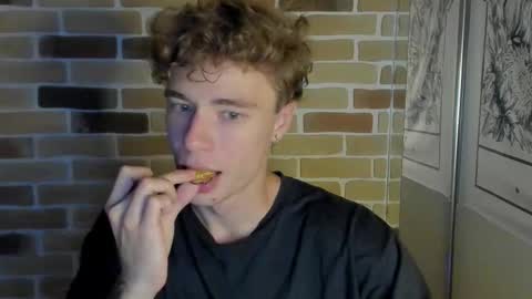 yo online show from September 8, 7:35 pm