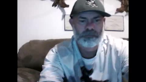 Snapshot of idkwhyidothis348732 chatting on December 14, 2:31 pm idkwhyidothis348732 online show from December 14, 2:31 pm