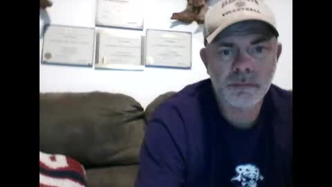 Snapshot of idkwhyidothis348732 chatting on February 7, 12:17 pm idkwhyidothis348732 online show from February 7, 12:17 pm