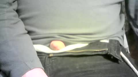 ignoredlittlestloser online show from January 6, 10:08 am