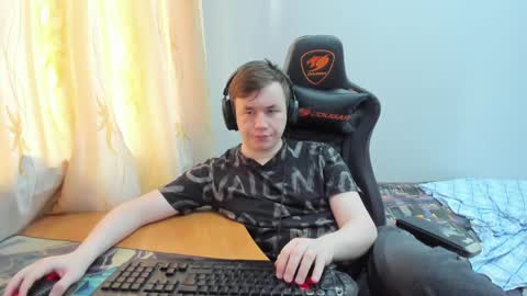 iliaskris online show from May 25, 3:07 pm