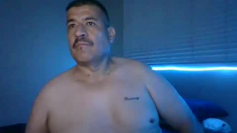 imbackmandosuknw online show from December 18, 1:23 am