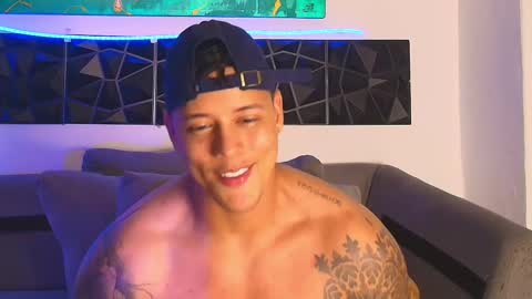 imconor online show from February 13, 9:39 pm