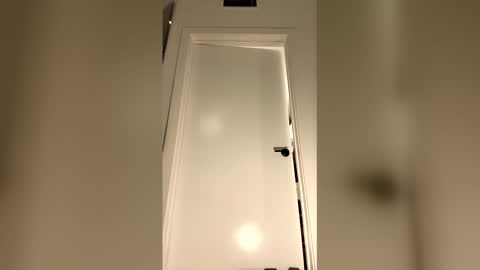 imlightskn online show from February 14, 7:58 am