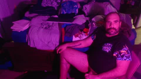 I use to be imeverythingandnothing online show from December 5, 10:55 am