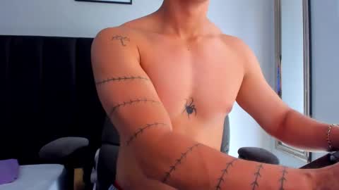 isaac_cryston online show from February 23, 7:36 pm