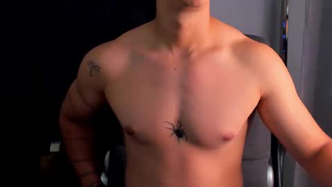 isaac_cryston online show from March 4, 8:16 pm