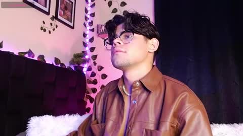 Isaac Saenz. online show from March 12, 11:01 pm