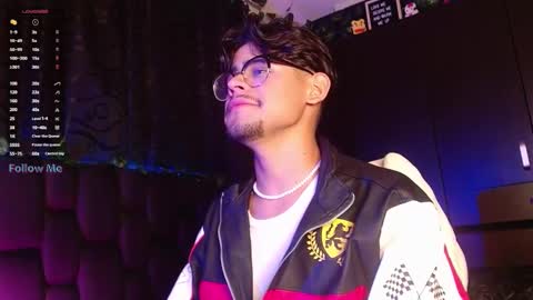 Isaac Saenz. online show from January 17, 10:38 pm