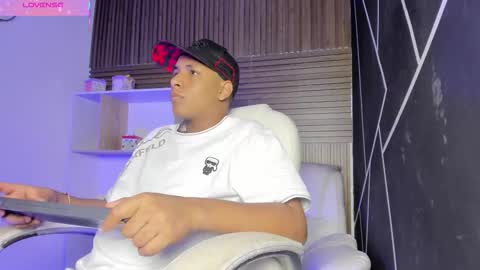 Snapshot of isaacblack_ chatting on September 12, 4:45 am IsaacBlack  online show from September 12, 4:45 am