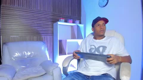 Snapshot of isaacblack_ chatting on September 20, 4:56 am IsaacBlack  online show from September 20, 4:56 am