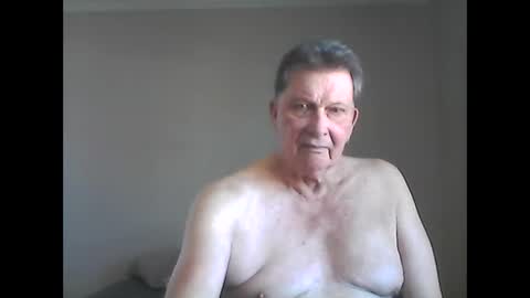 Snapshot of island625103 chatting on March 2, 8:35 pm island625103 online show from March 2, 8:35 pm